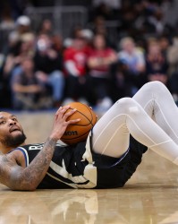 乔治：火箭很适合利拉德 他们有足够的防守资源围绕利拉德